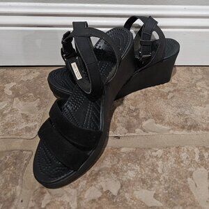 Croc Leigh Ankle Strap wedge size 8